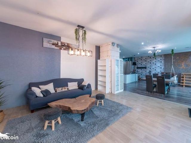 Maison 6 pièces 212 m²