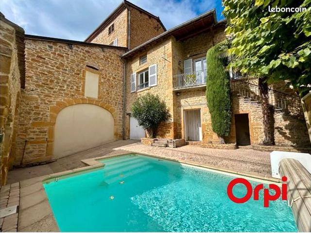 Maison 6 pièces 212 m²