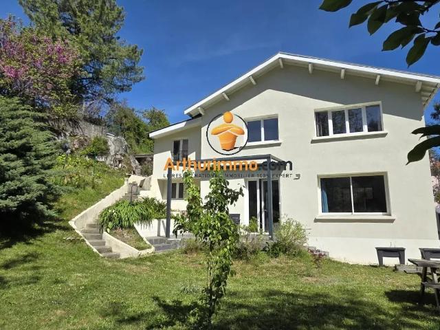 Maison 6 pièces 212 m²