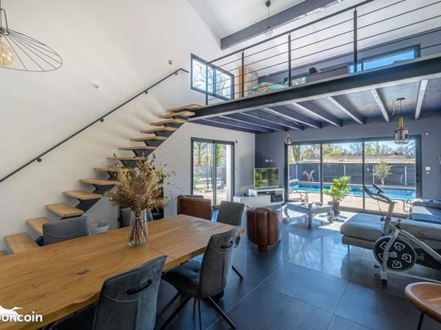 Maison 6 pièces 212 m²