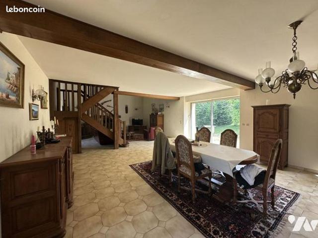 Maison 6 pièces 212 m²