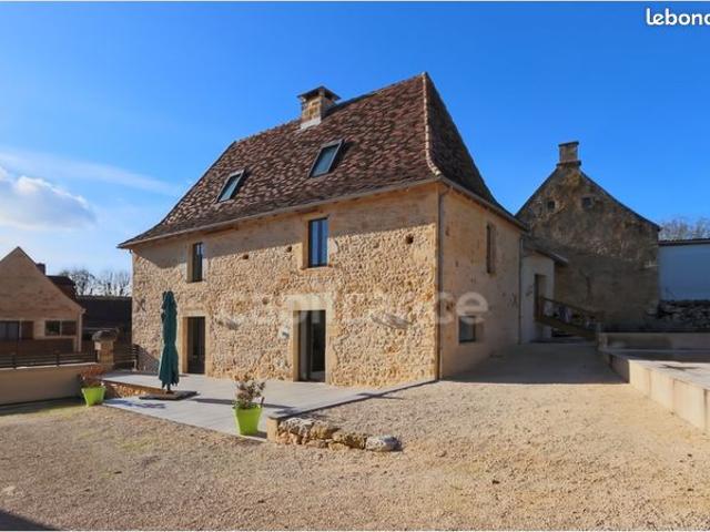 Maison 6 pièces 213 m²