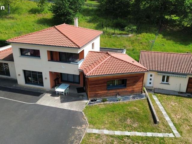Maison 6 pièces 213 m²