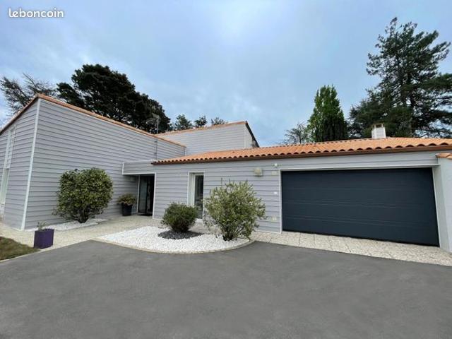 Maison 6 pièces 213 m²