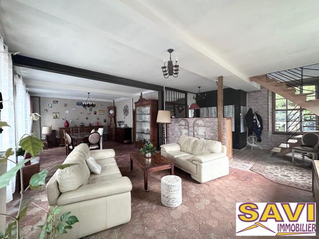 Maison 6 pièces 213 m²