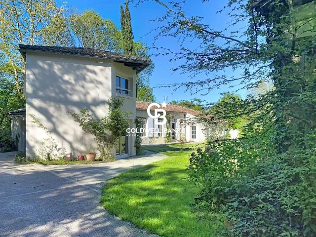 Maison 6 pièces 213 m²