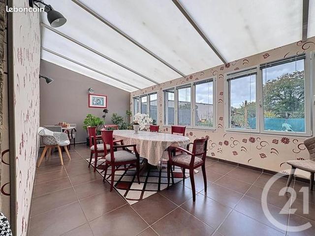 Maison 6 pièces 213 m²