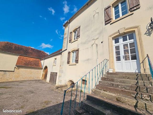 Maison 6 pièces 213 m²