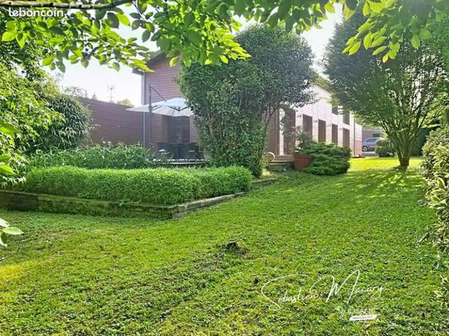 Maison 6 pièces 213 m²