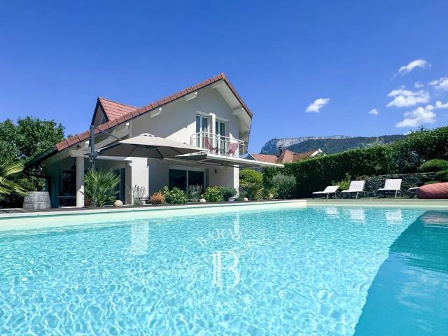 Maison 6 pièces 213 m²