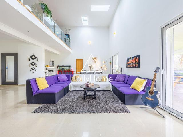 Maison 6 pièces 213 m²