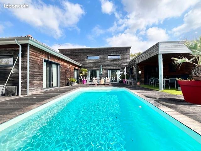 Maison 6 pièces 213 m²