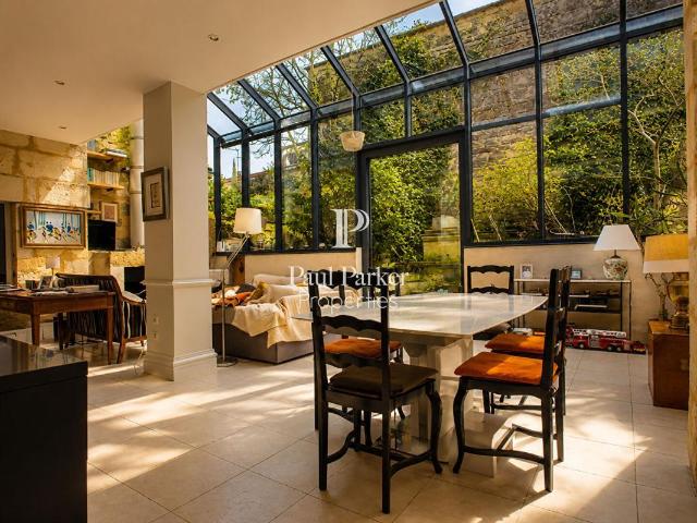 Maison 6 pièces 213 m²