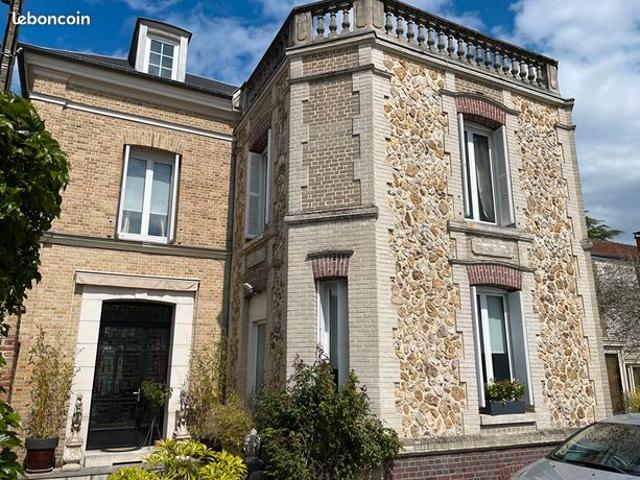 Maison 6 pièces 224 m²