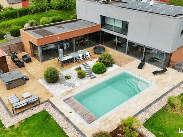 Maison 6 pièces 224 m²