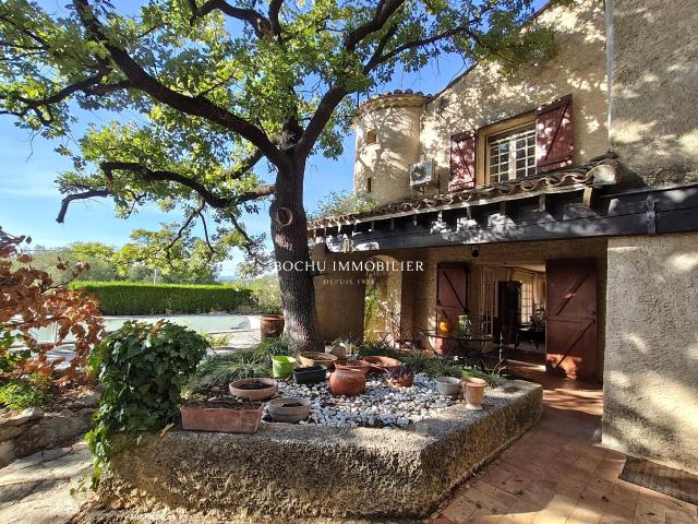 Maison 6 pièces 224 m²