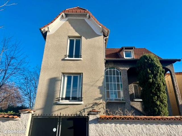 Maison 6 pièces 225 m²