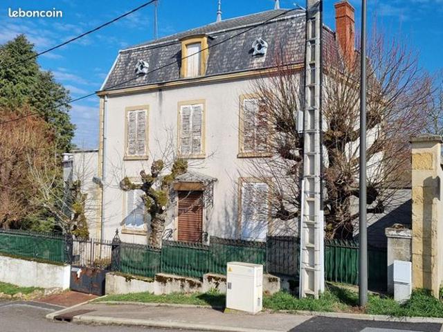 Maison 6 pièces 225 m²