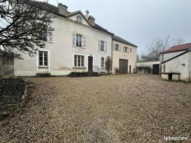 Maison 6 pièces 225 m²