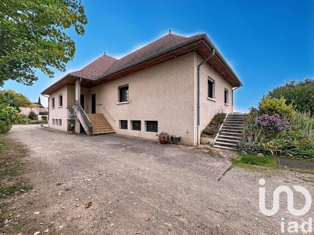 Maison 6 pièces 225 m²