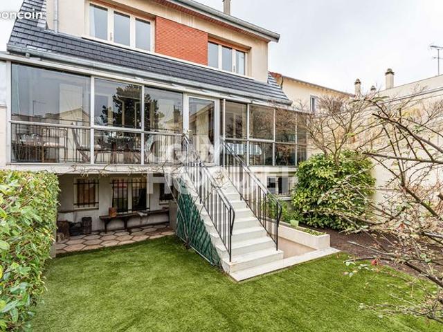 Maison 6 pièces 225 m²