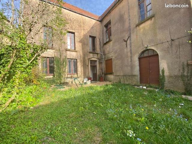 Maison 6 pièces 225 m²