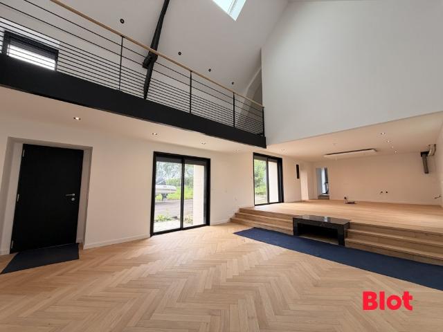 Maison 6 pièces 225 m²