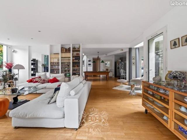 Maison 6 pièces 225 m²