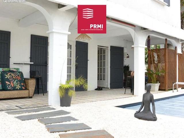 Maison 6 pièces 225 m²
