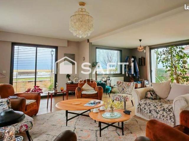 Maison 6 pièces 225 m²