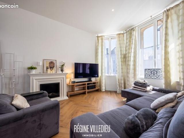Maison 6 pièces 225 m²