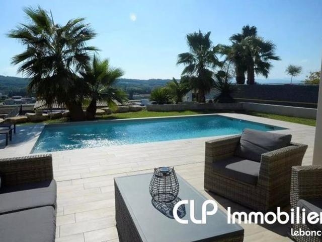 Maison 6 pièces 225 m²