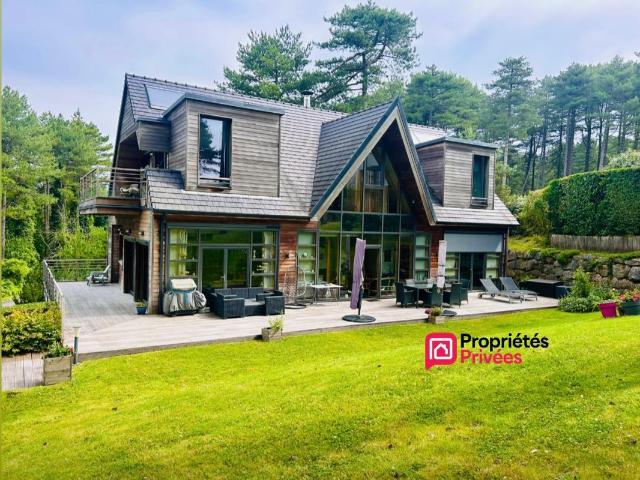 Maison 6 pièces 225 m²