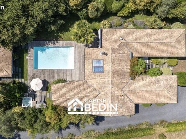 Maison 6 pièces 225 m²
