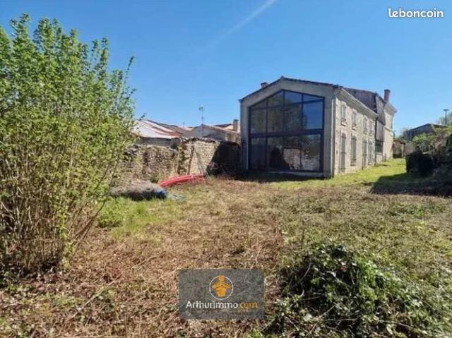 Maison 6 pièces 225 m²