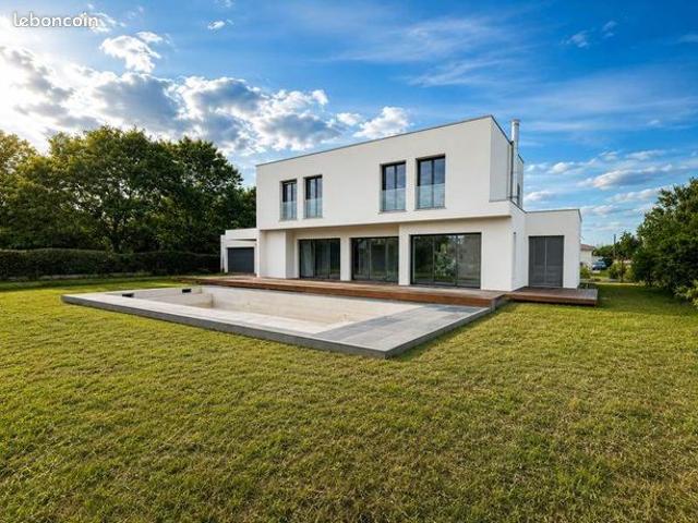 Maison 6 pièces 225 m²