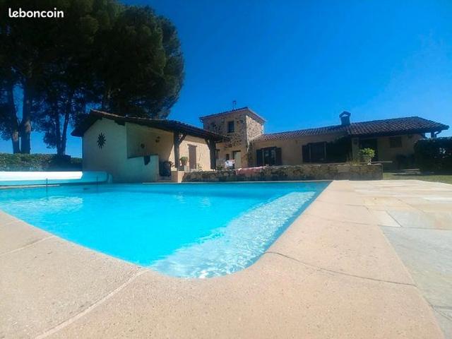 Maison 6 pièces 225 m²
