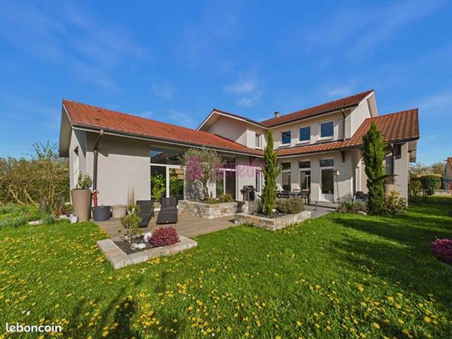 Maison 6 pièces 225 m²