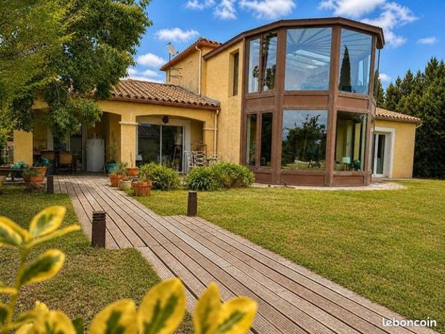 Maison 6 pièces 225 m²
