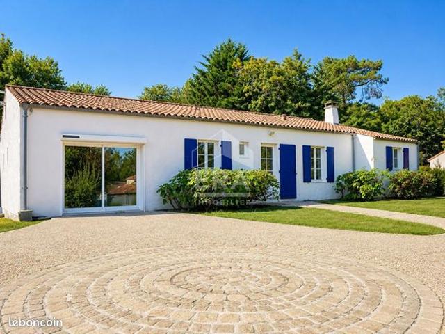 Maison 6 pièces 225 m²