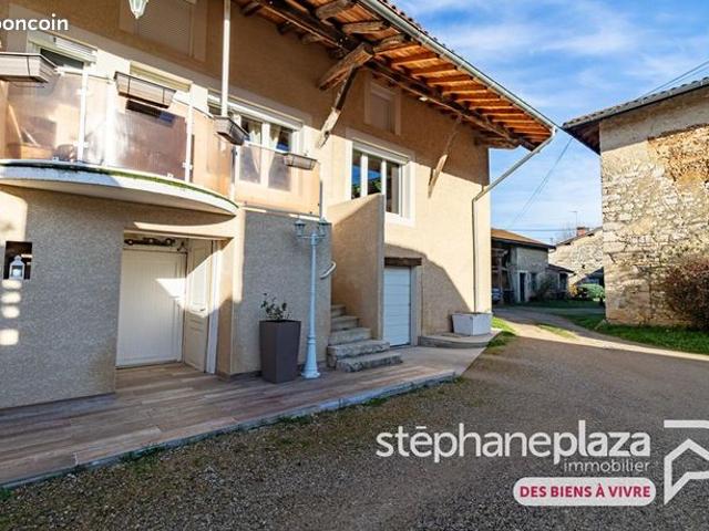 Maison 6 pièces 225 m²