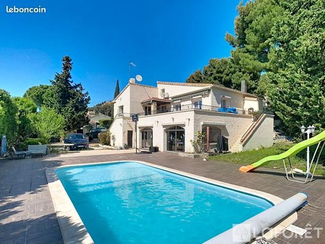 Maison 6 pièces 226 m²