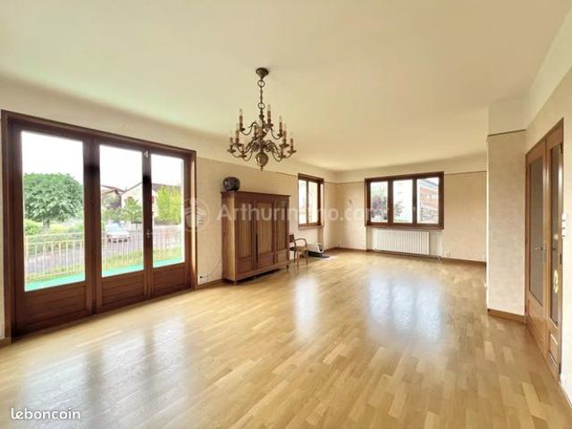 Maison 6 pièces 226 m²