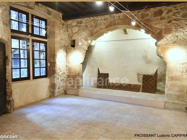 Maison 6 pièces 226 m²
