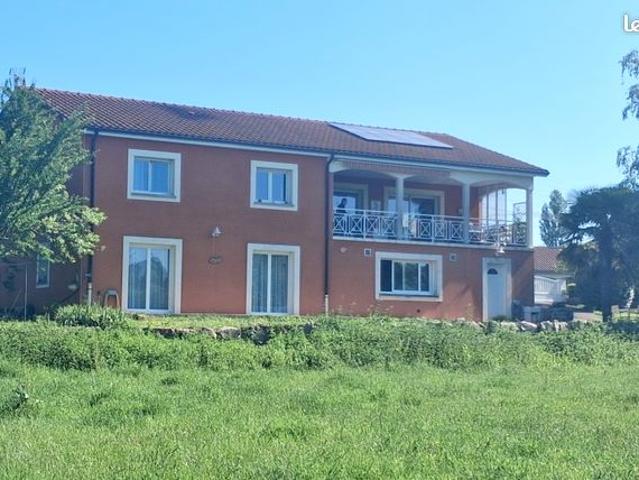 Maison 6 pièces 226 m²