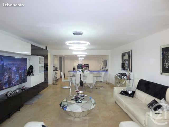 Maison 6 pièces 226 m²