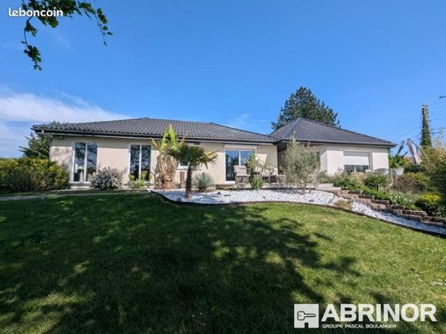 Maison 6 pièces 226 m²