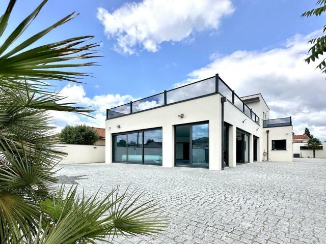 Maison 6 pièces 227 m²