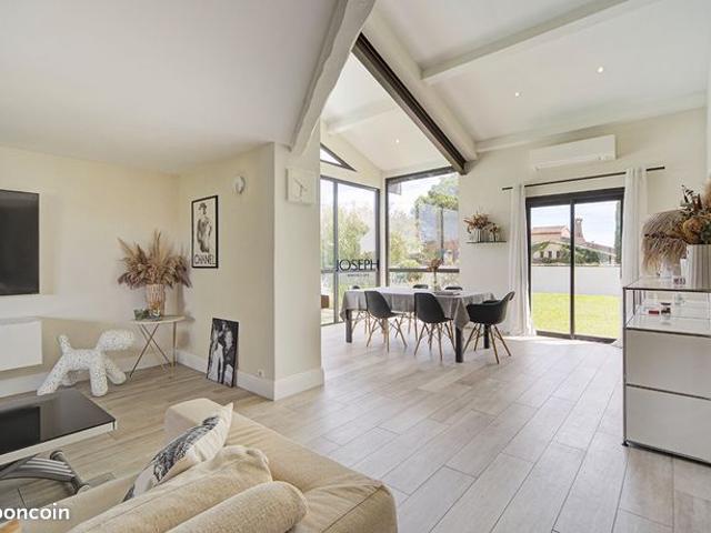 Maison 6 pièces 227 m²