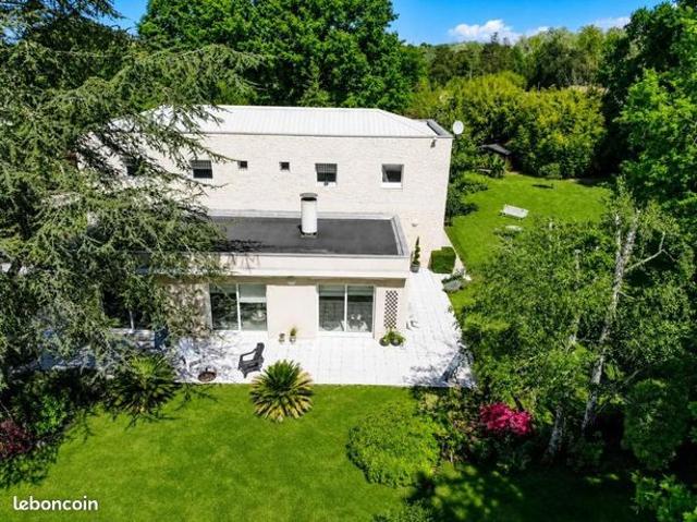 Maison 6 pièces 227 m²